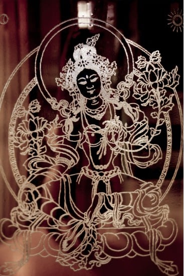 Guanyin 432 Hz kristalna posoda z ročajem – Cristal Vibrasons